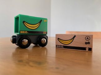 BRIO 33258 Banana Load Wagon