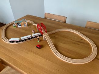 brio city train set