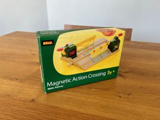33750 Magnetic Action Crossing box 1