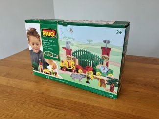 33053 Wooden Zoo Set box 1
