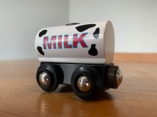 BRIO 33547 Milk Wagon