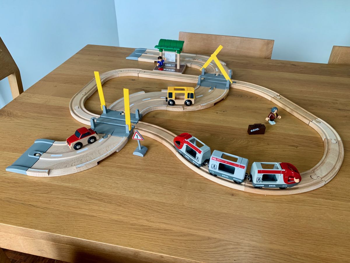 brio rail and road travel set