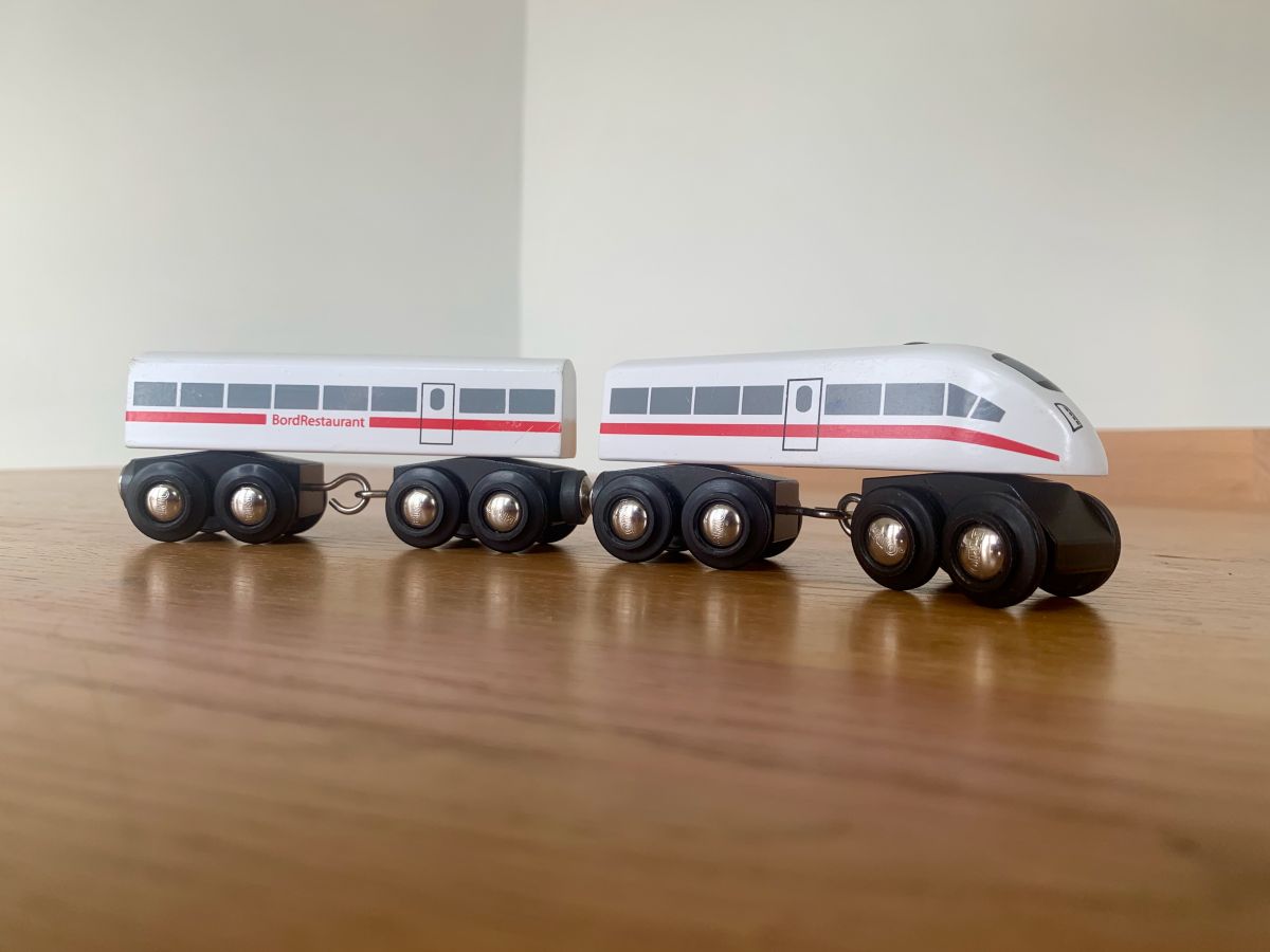 brio ice train